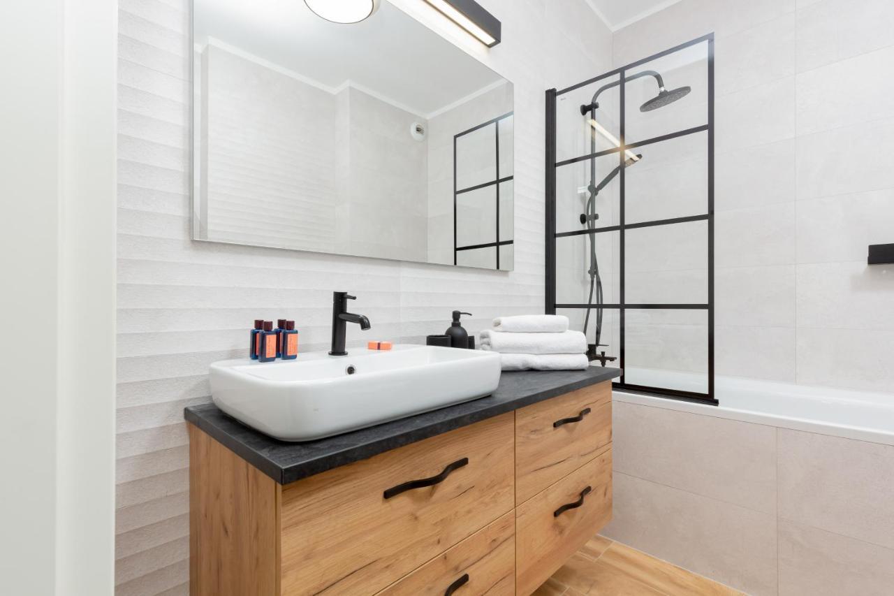 Awangarda Apartment Warsaw Ochota By Renters Prestige Экстерьер фото